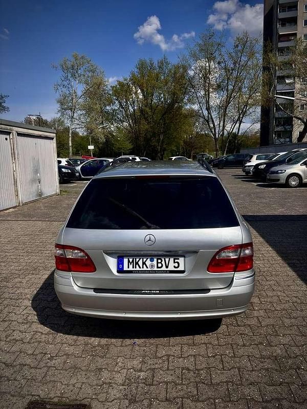 Używany Mercedes E280 Elegance 177 KM (130 kW) 2005 Srebrny Kombi
