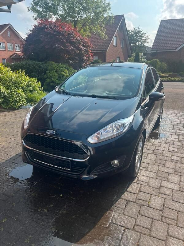 Schwarz Gebraucht 2016 Ford Fiesta SYNC Edition Kleinwagen | 7.750 € (Etwas zu teuer) - Bild 1/4