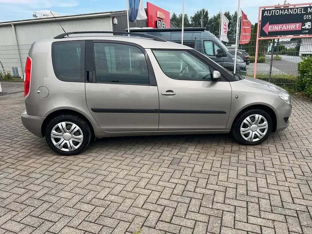 Gebraucht Skoda Roomster Plus Edition 105 PS (77 kW) 2010 Beige Van / Kleinbus
