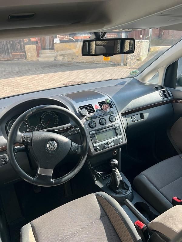 Gebraucht VW Touran 140 PS (102 kW) 2008 Braun Van / Kleinbus