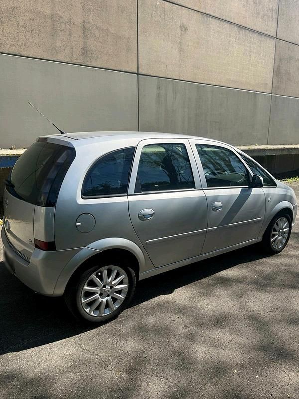 Gebraucht Opel Meriva 105 PS (77 kW) 2008 Silber Van / Kleinbus