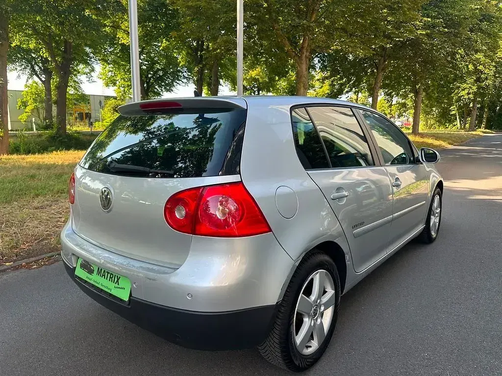 Gebraucht VW Golf VI United 102 PS (75 kW) 2008 Reflexsilber metallic Kleinwagen
