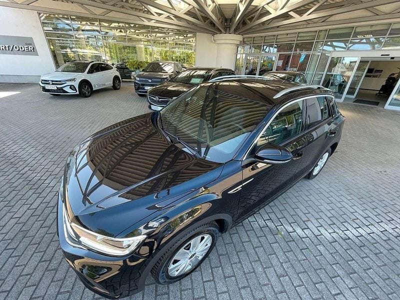 Second-hand VW T-Roc R-line 150 CP (110 kW) 2024 Negru SUV