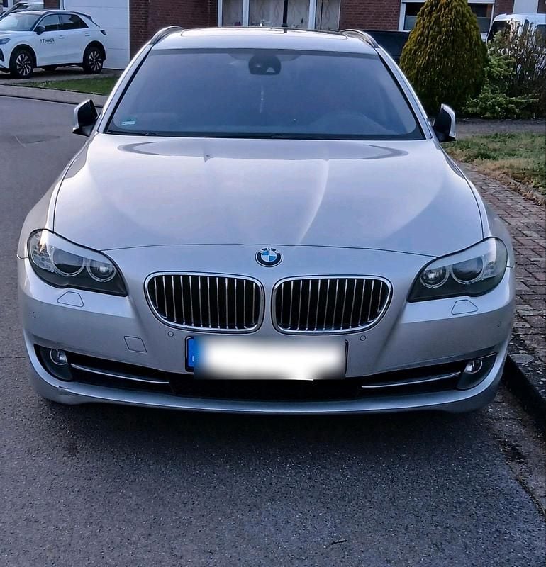 Gebraucht BMW 523 204 PS (150 kW) 2010 Silber Kombi