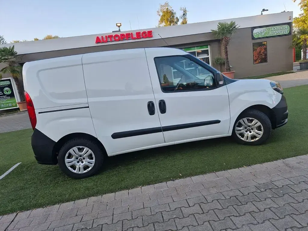 Gebraucht Fiat Doblò Lounge 95 PS (69 kW) 2018 Weiß Van / Kleinbus
