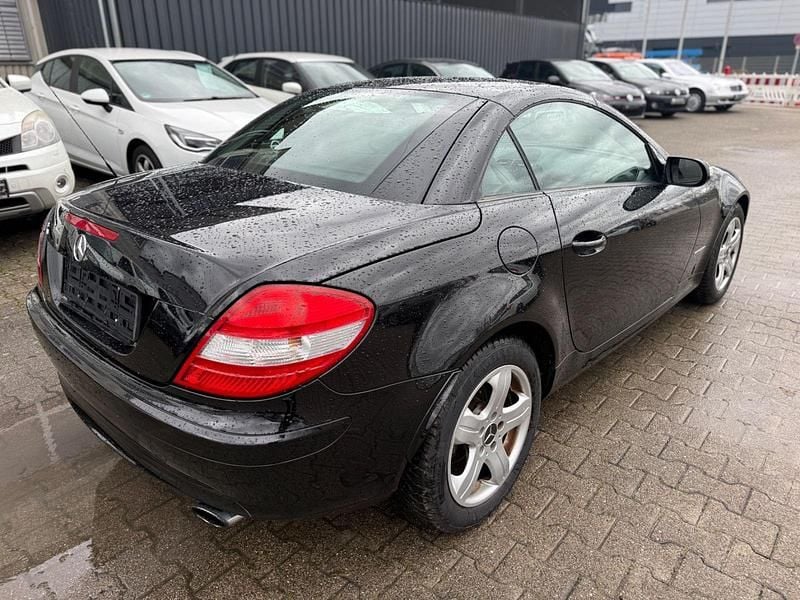 Gebraucht Mercedes SLK200 163 PS (119 kW) 2007 Schwarz Cabrio