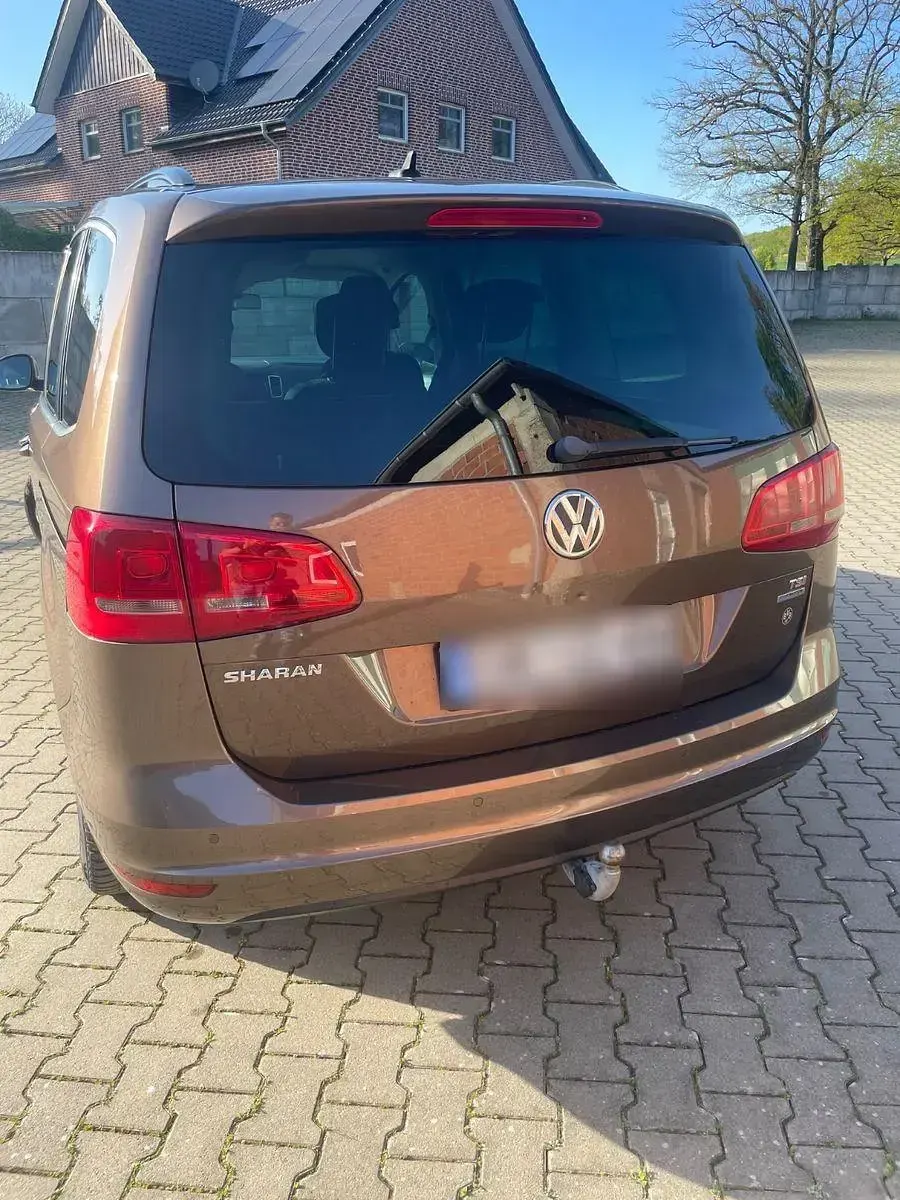 Gebraucht VW Sharan Comfortline 150 PS (110 kW) 2011 Braun Van / Kleinbus
