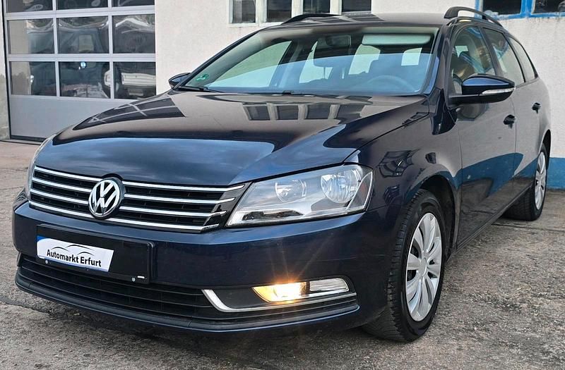 Gebraucht VW Passat 122 PS (89 kW) 2011 Blau Kombi