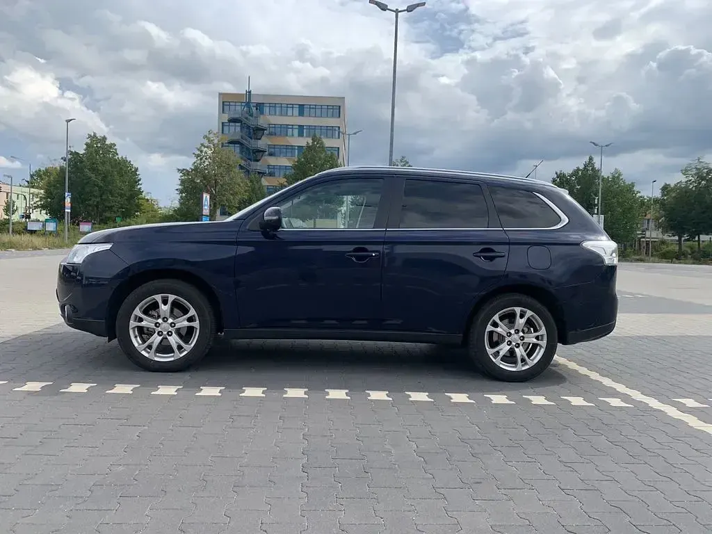 Gebraucht Mitsubishi Outlander Plus 150 PS (110 kW) 2015 Blau SUV
