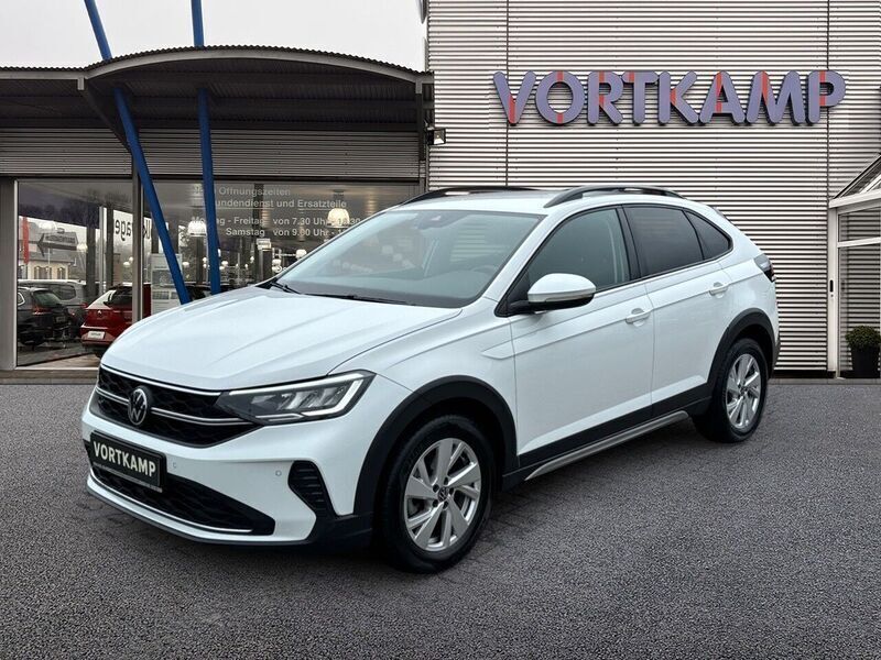 Pure white (weiß) Gebraucht 2022 VW Taigo Life SUV | 18.480 € (Fairer Preis) - Bild 1/4