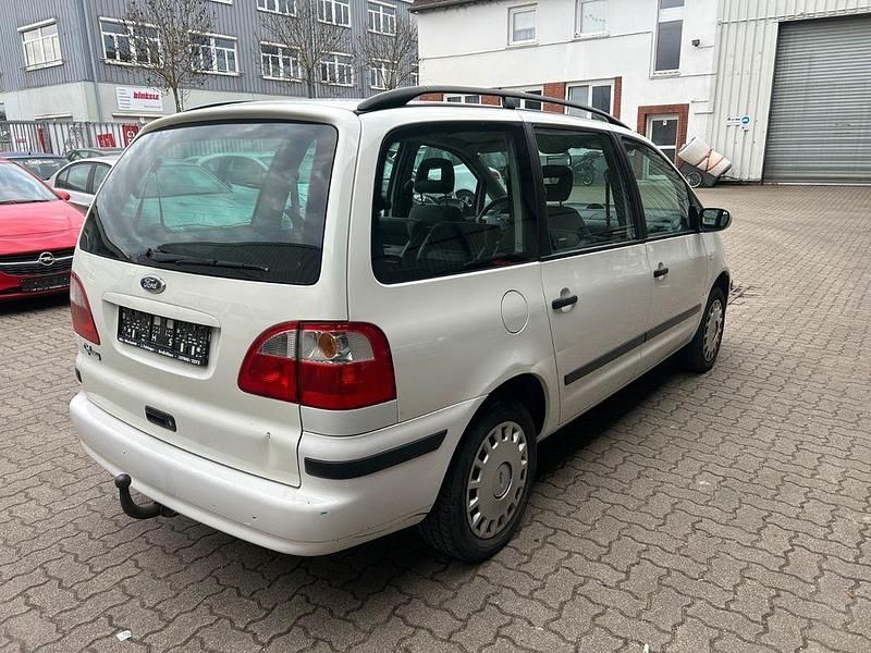 Gebraucht Ford Galaxy Trend 116 PS (85 kW) 2004 Weiß Van / Kleinbus