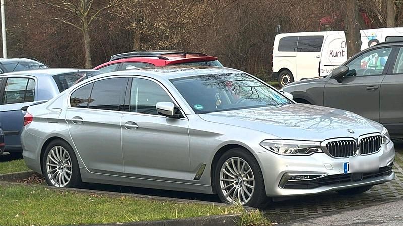 Silber Gebraucht 2020 BMW 530 Limousine | 28.499 € (Superpreis) - Bild 1/4