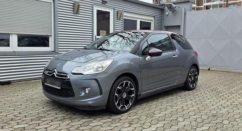 Grau Gebraucht 2010 Citroën DS3 So Chic Coupé | 4.490 € (Fairer Preis) - Bild 1/4