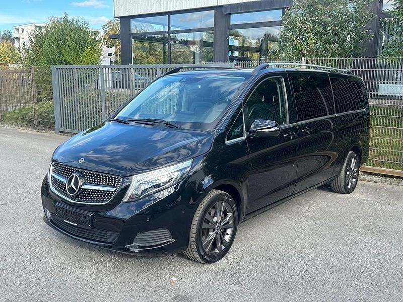 Schwarz Gebraucht 2019 Mercedes V250 Avantgarde Van / Kleinbus | 38.900 € (Superpreis) - Bild 1/4