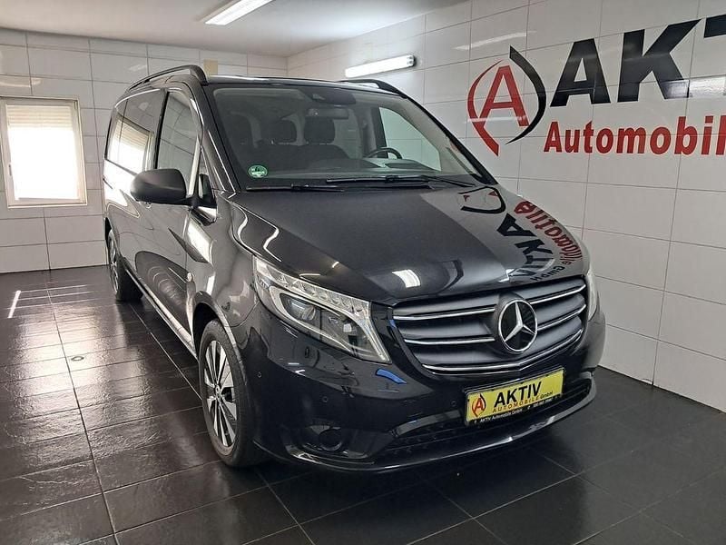 Schwarz Gebraucht 2021 Mercedes Vito Van / Kleinbus | 38.790 € (Fairer Preis) - Bild 1/4