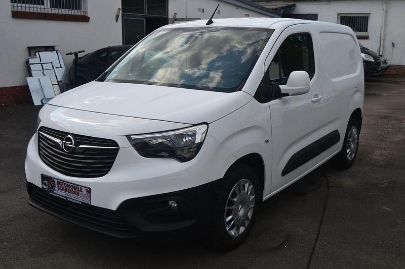Gebraucht Opel Combo Edition 131 PS (96 kW) 2020 Weiß Van / Kleinbus