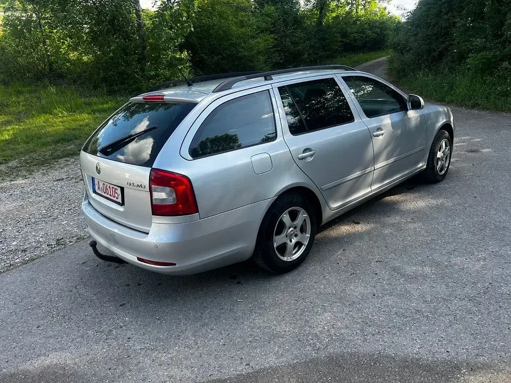 Gebraucht Skoda Octavia Elegance 160 PS (117 kW) 2010 Silber Kombi