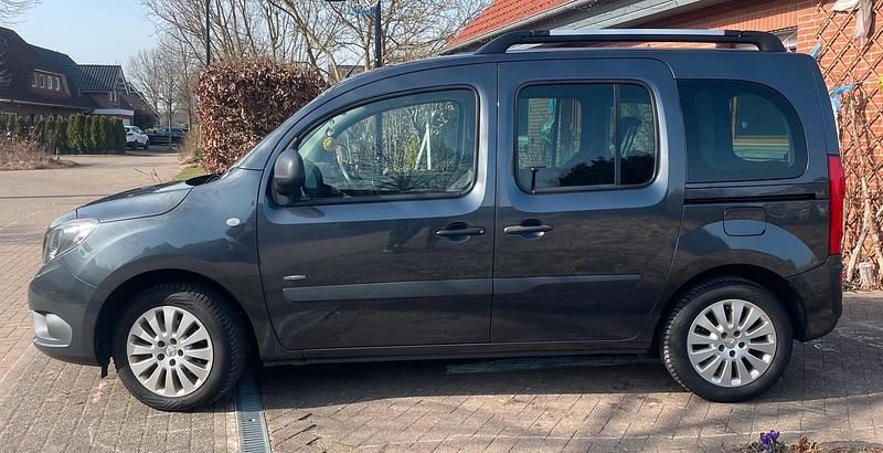 Gebraucht Mercedes Citan 111 110 PS (80 kW) 2016 Grau Kombi