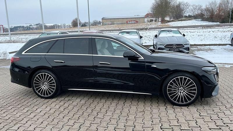 Gebraucht Mercedes E300 AMG 204 PS (150 kW) 2025 Obsidianschwarz Kombi