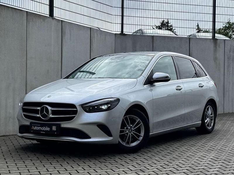 Gebraucht Mercedes B200 163 PS (119 kW) 2019 Silber Van / Kleinbus