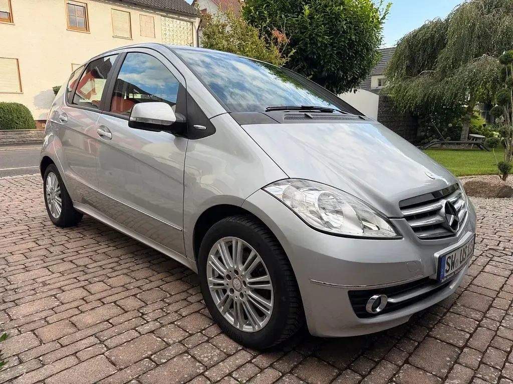 Gebraucht Mercedes A170 Elegance 116 PS (85 kW) 2009 Silber Van / Kleinbus