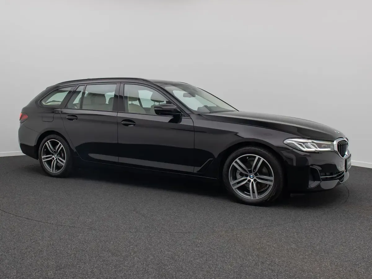 Używany BMW 520 Shadowline 190 KM (139 kW) 2021 Czarny Kombi
