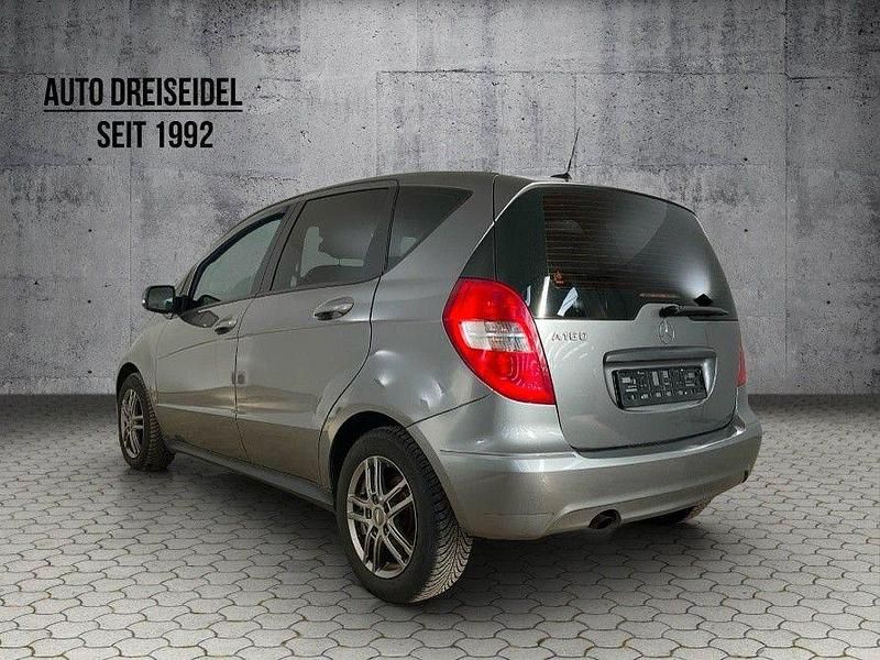 Gebraucht Mercedes A160 95 PS (69 kW) 2011 Grau Limousine