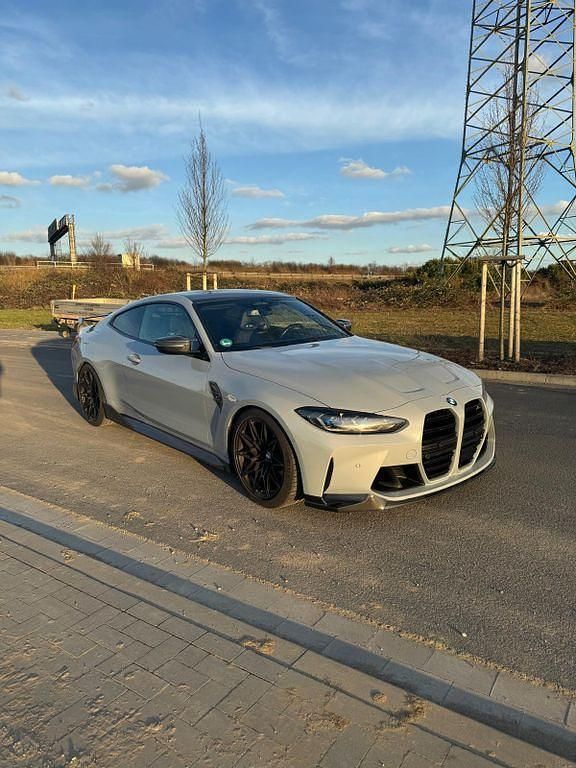 Grau Gebraucht 2021 BMW M4 M Performance Coupé | 69.900 € (Teuer) - Bild 1/4