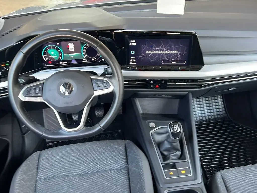 Gebraucht VW Golf VIII Life 110 PS (80 kW) 2021 Reflexsilber metallic Kombi