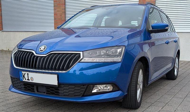 Blau Gebraucht 2020 Skoda Fabia Style Kombi | 10.400 € (Guter Preis) - Bild 1/4