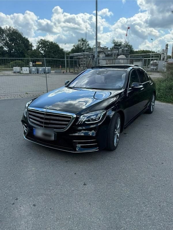 Schwarz Gebraucht 2018 Mercedes S350 AMG line Limousine | 51.900 € (Fairer Preis) - Bild 1/4