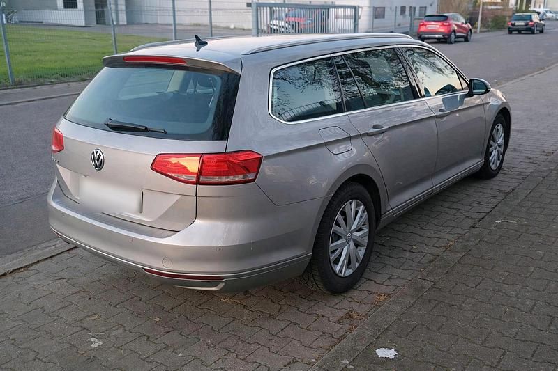 Gebraucht VW Passat 120 PS (88 kW) 2015 Silber Kombi