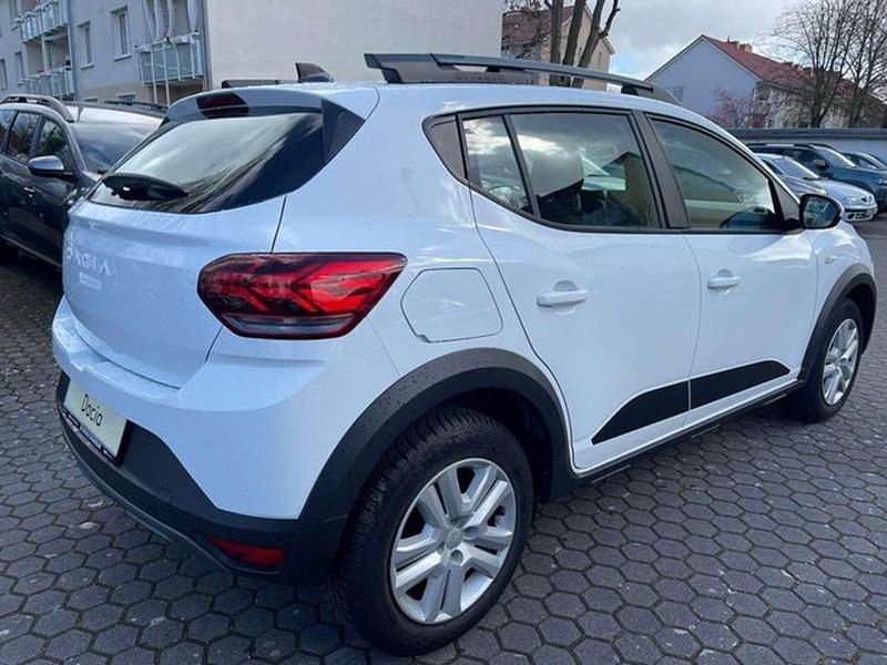Gebraucht Dacia Sandero Expression 91 PS (66 kW) 2023 Gletscherweiss Limousine