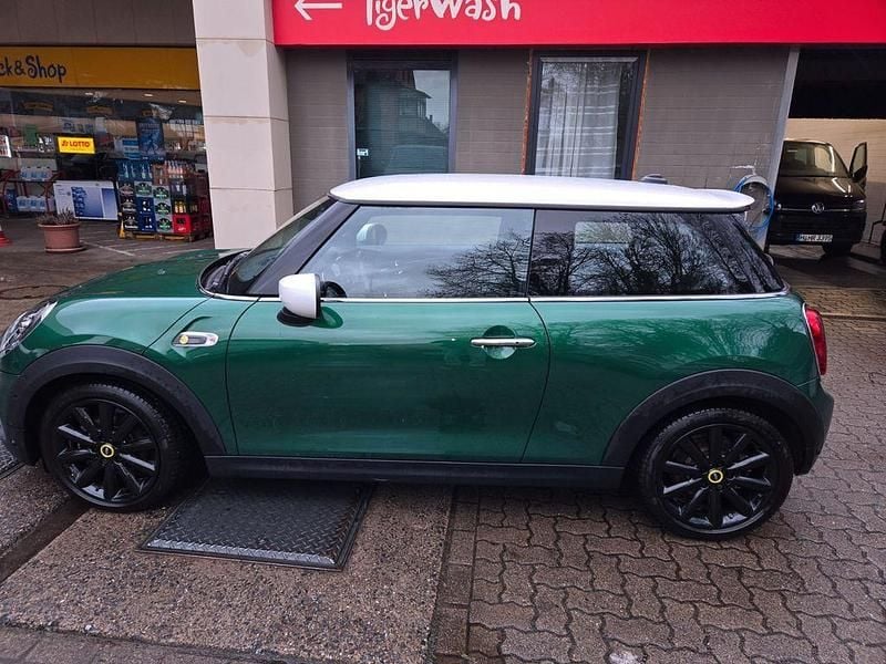 Gebraucht Mini Cooper SE Classic 135 kW (184 PS) 2020 Grün Kleinwagen