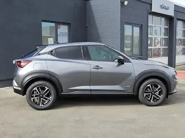 Neu Nissan Juke N-Connecta 114 PS (83 kW) 2026 Grau SUV