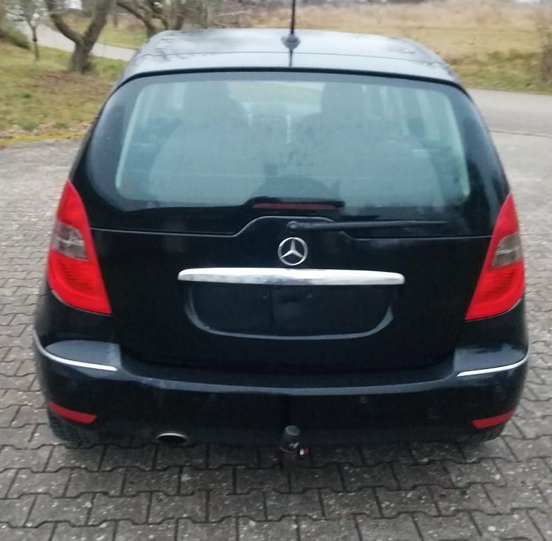 Gebraucht Mercedes A160 95 PS (69 kW) 2012 Schwarz Van / Kleinbus
