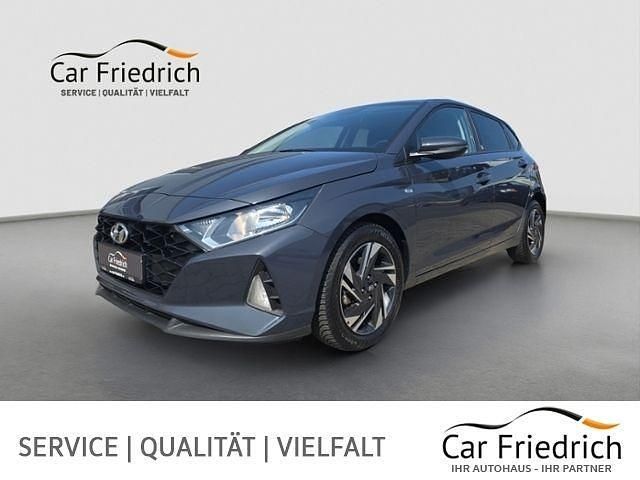 Grau Gebraucht 2022 Hyundai i20 Edition 30 Limousine | 17.650 € (Fairer Preis) - Bild 1/4