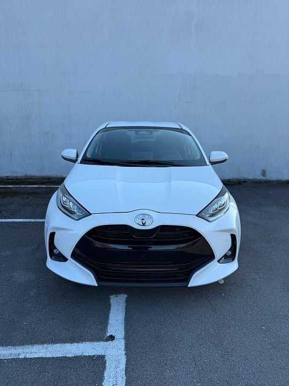 Neu Toyota Yaris Style 92 PS (67 kW) 2025 Weiß Kleinwagen