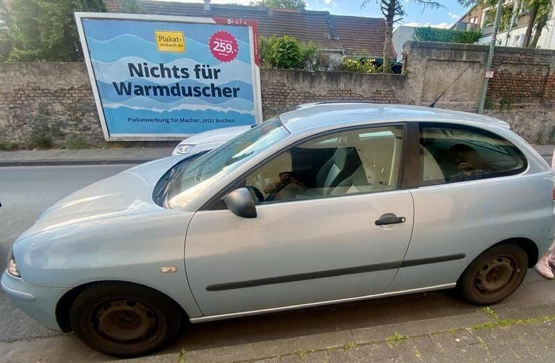 Andere außenfarben Gebraucht 2004 Seat Ibiza Kleinwagen | 1.100 € (Etwas zu teuer) - Bild 1/4
