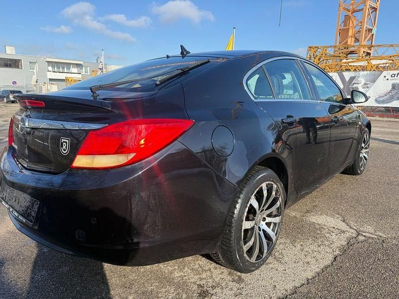 Gebraucht Opel Insignia 140 PS (102 kW) 2009 Schwarz Limousine