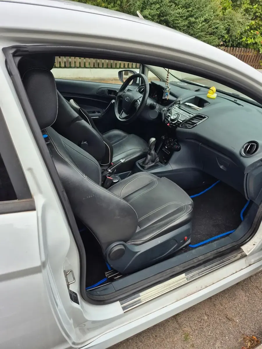Gebraucht Ford Fiesta S 135 PS (99 kW) 2012 Weiß Kleinwagen