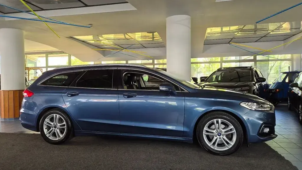 Gebraucht Ford Mondeo Titanium 165 PS (121 kW) 2019 Blau Limousine