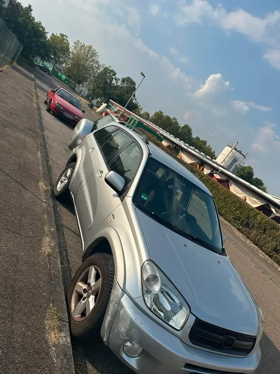 Gebraucht Toyota RAV4 150 PS (110 kW) 2005 Grau SUV