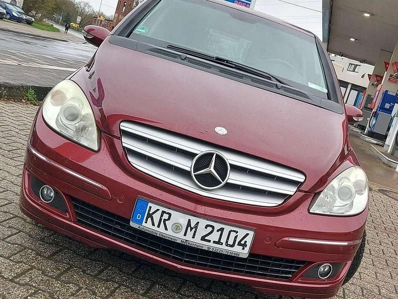Gebraucht Mercedes B170 116 PS (85 kW) 2006 Weinrot Van / Kleinbus