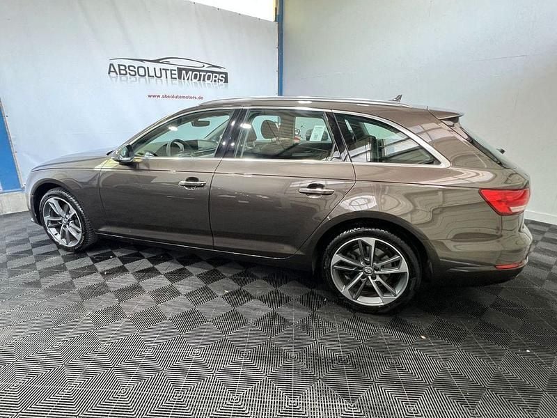 Używany Audi A4 Design 150 KM (110 kW) 2018 Brązowy Kombi