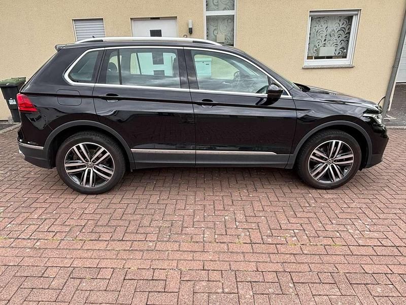 Schwarz Gebraucht 2022 VW Tiguan SUV | 29.500 € (Guter Preis) - Bild 1/4