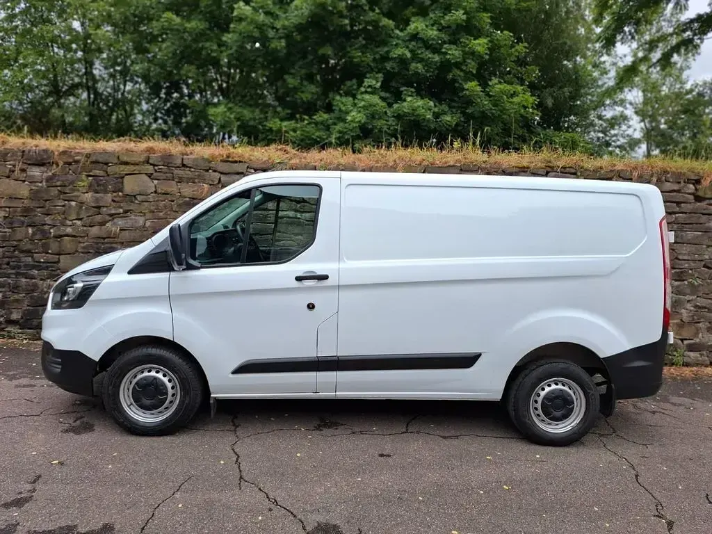 Gebraucht Ford Transit Custom 105 PS (77 kW) 2021 Weiß Limousine