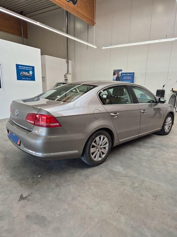 Gebraucht VW Passat Comfortline 160 PS (117 kW) 2014 Braun Limousine