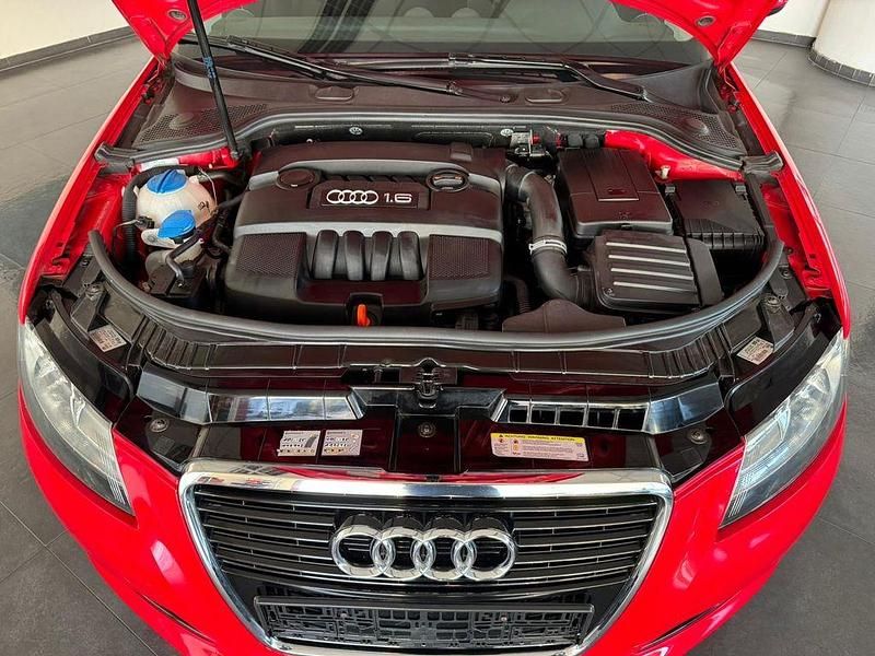 Gebraucht Audi A3 Attraction 102 PS (75 kW) 2010 Rot Kleinwagen