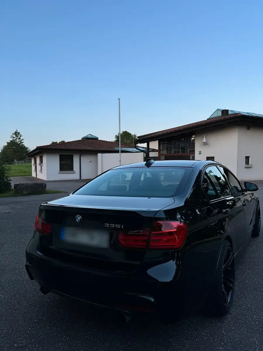 Gebraucht BMW 335 Performance 306 PS (225 kW) 2012 Schwarz Limousine